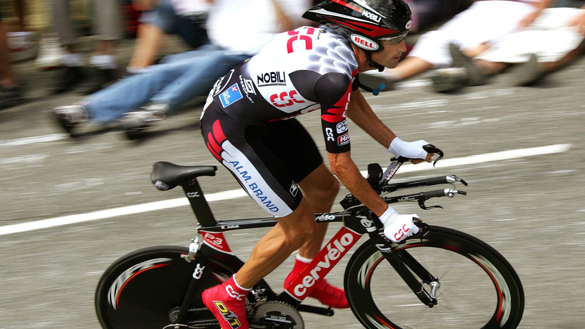 阿克一人主宰全场，深度解析秘鲁vs西班牙比赛中如何一手掌控走势